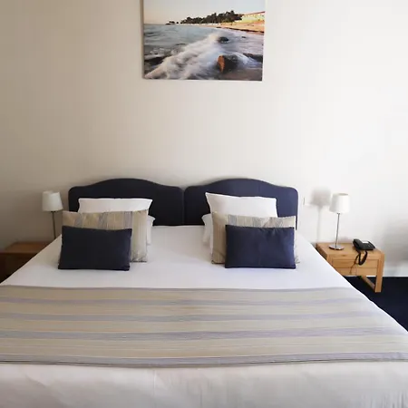 ホテル レ プラトー 3*