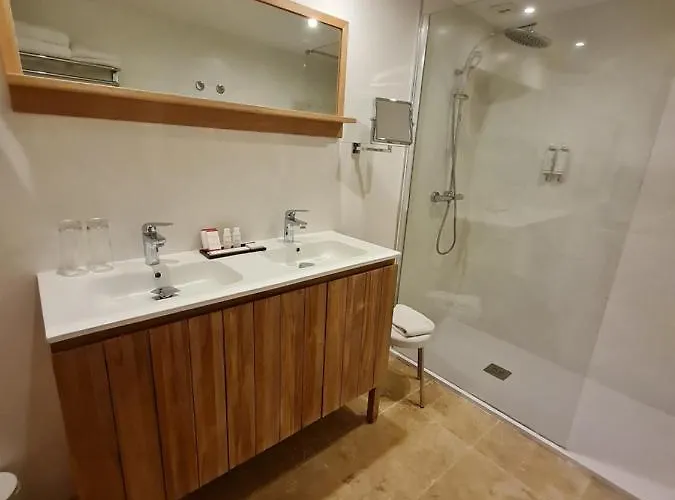 Les Prateaux Hotell 3*